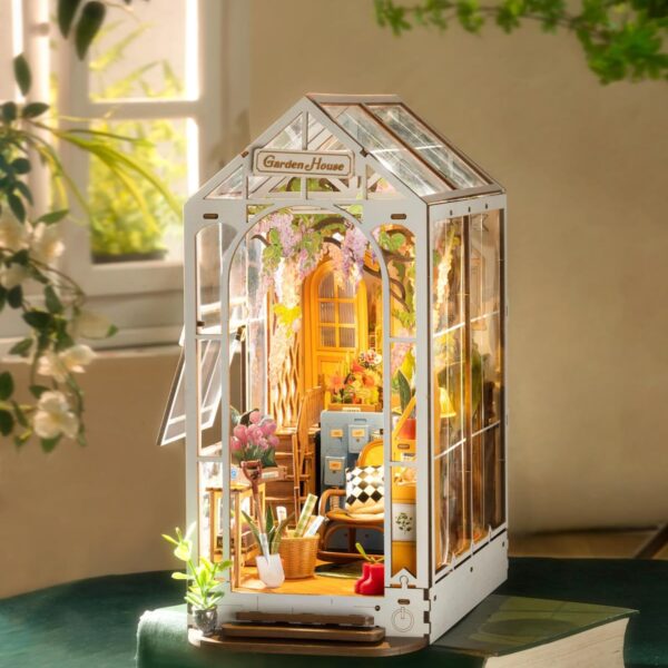 Book Nook 2