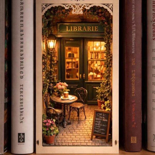 Book Nook 1